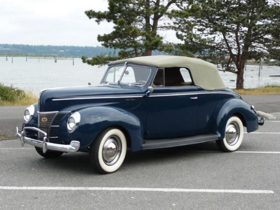  Ford DeLuxe Convertible Coupe 1940 года  (фото 1 из 80)